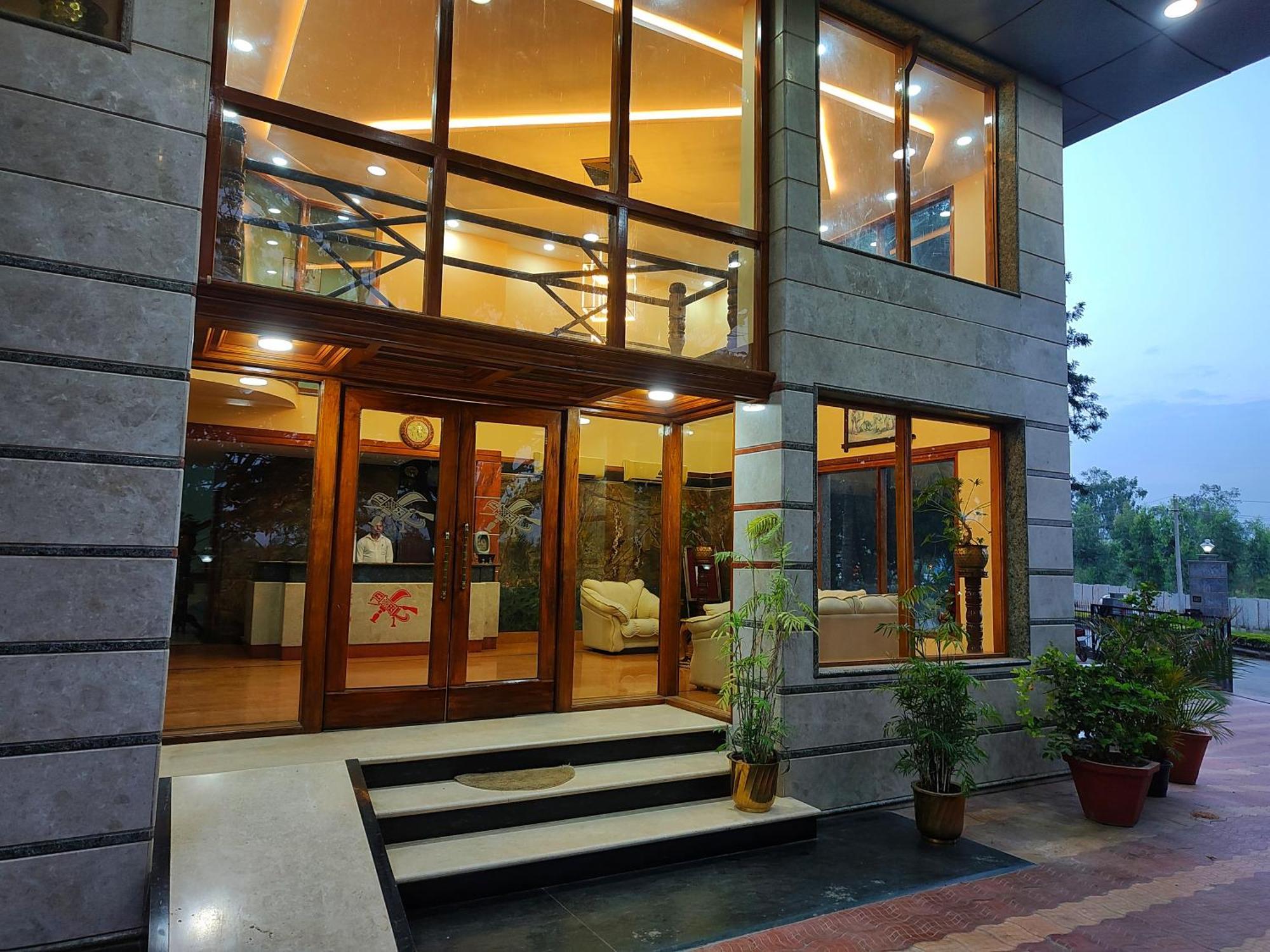 Hotel Presidency Kempegowda International Airport Bangalore Exterior foto